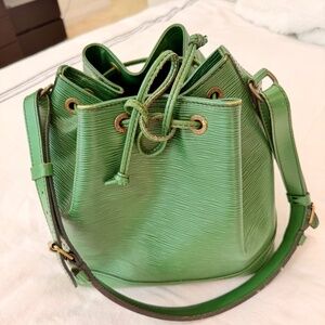 Authentic Louis Vuitton Noé Bucket Bag | Green Epi Leather | Vintage LV Drawstri